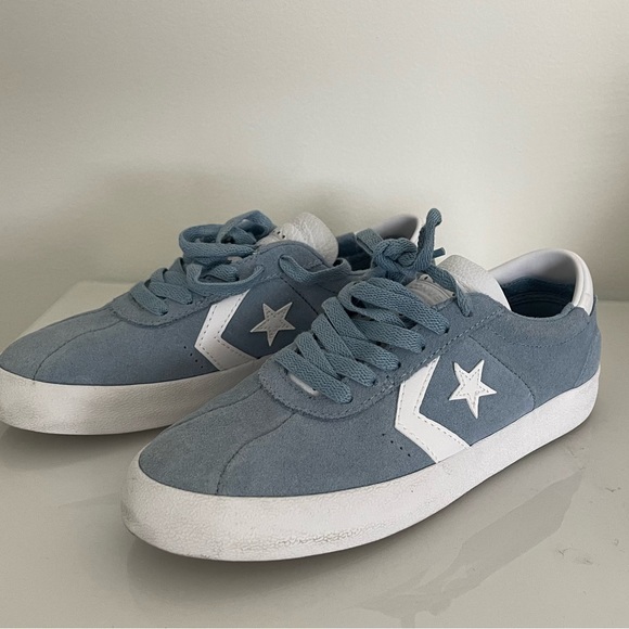 Converse (Like New) size 5.5 - Picture 2 of 4